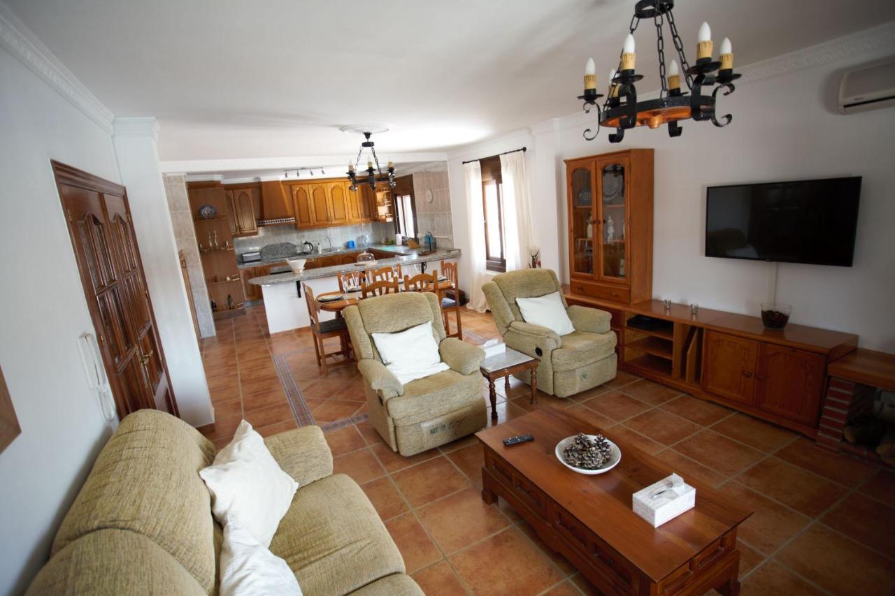 Casa De Las Montanas Villanueva del Trabuco Esterno foto